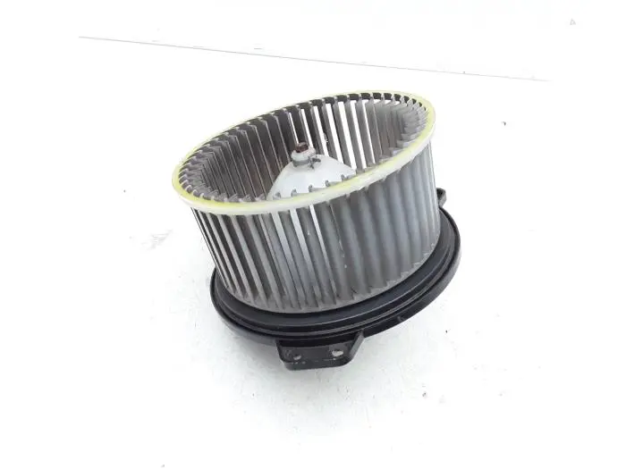 Moteur de ventilation chauffage Mazda 323