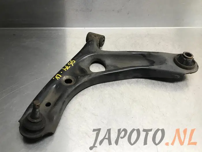 Bras de suspension bas avant gauche Toyota Aygo