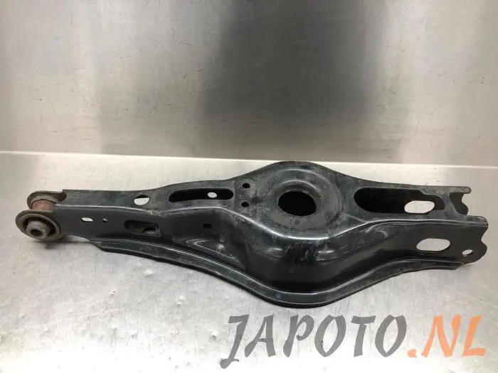 Bras de suspension bas arrière gauche Toyota Rav-4