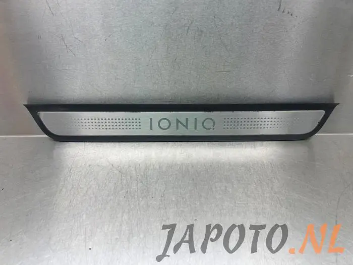 Marche-pied (list de couverture) gauche Hyundai Ioniq