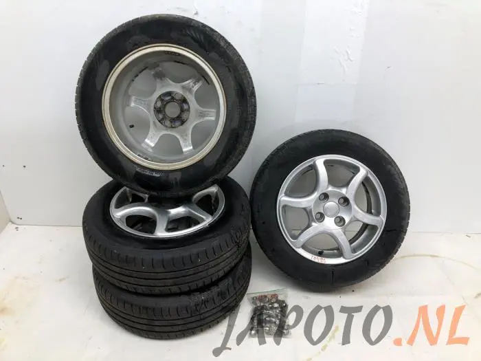 Kit jantes + pneumatiques Toyota Yaris