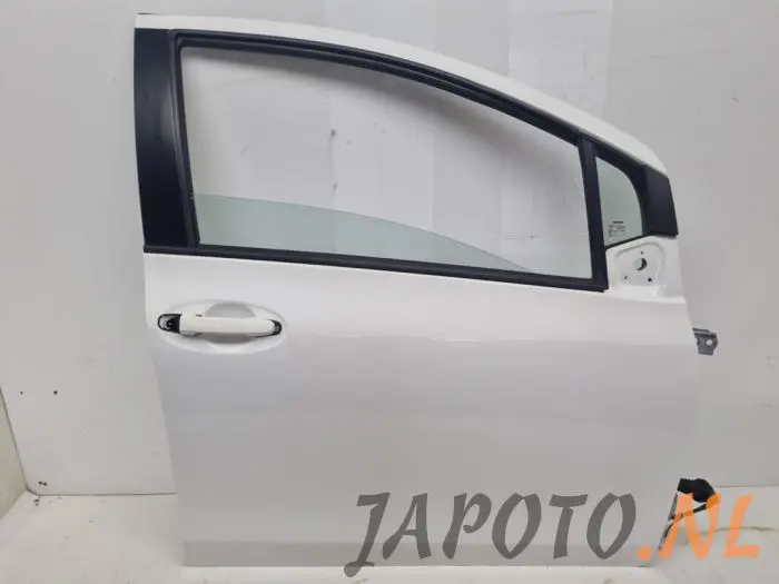 Portière 4portes avant droite Toyota Yaris