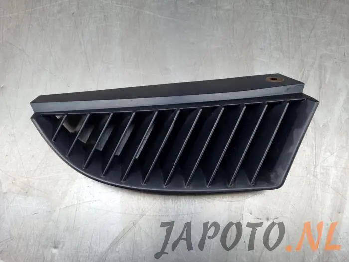 Pare-chocs grille Mitsubishi Colt