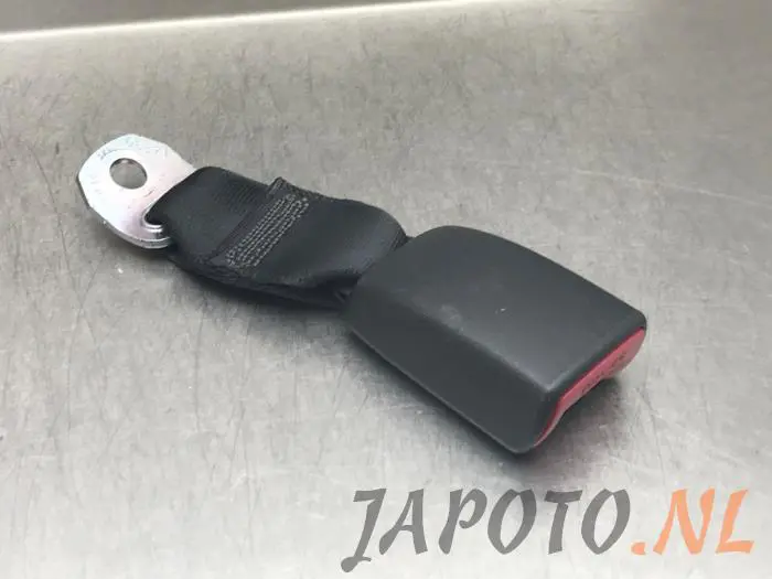 Insertion ceinture de sécurité arrière gauche Toyota Aygo