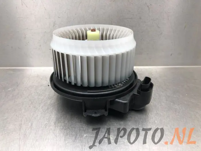 Moteur de ventilation chauffage Toyota Verso-S