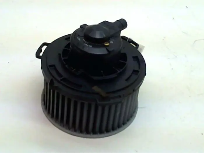 Moteur de ventilation chauffage Mazda 3.