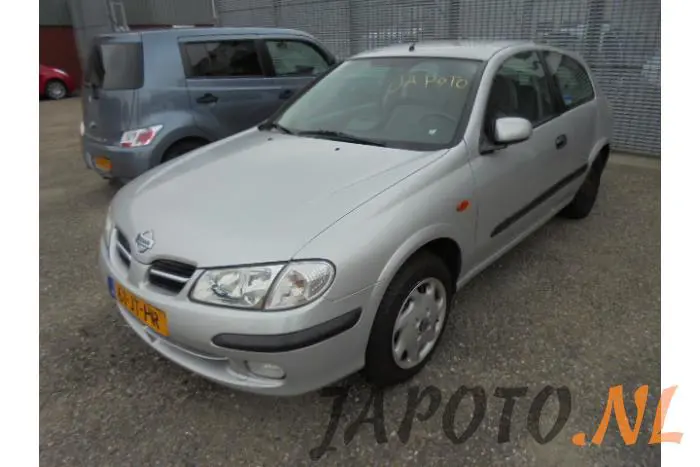 Nissan Almera